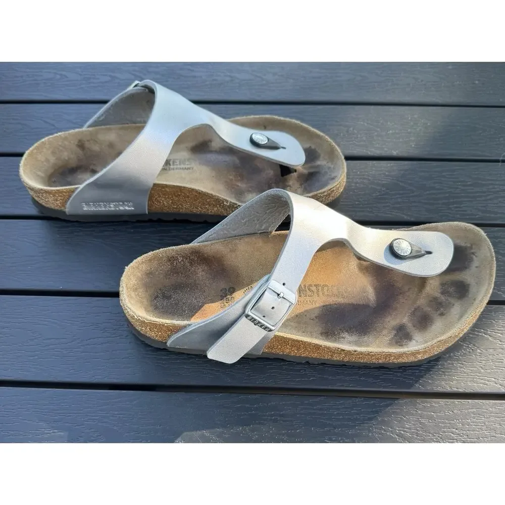 Birkenstock Gizeh In Metallic Silver - EU 39 US Women’s 9